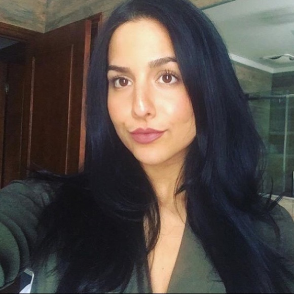 Meet your Posher, Mara - Picture 1 of 1